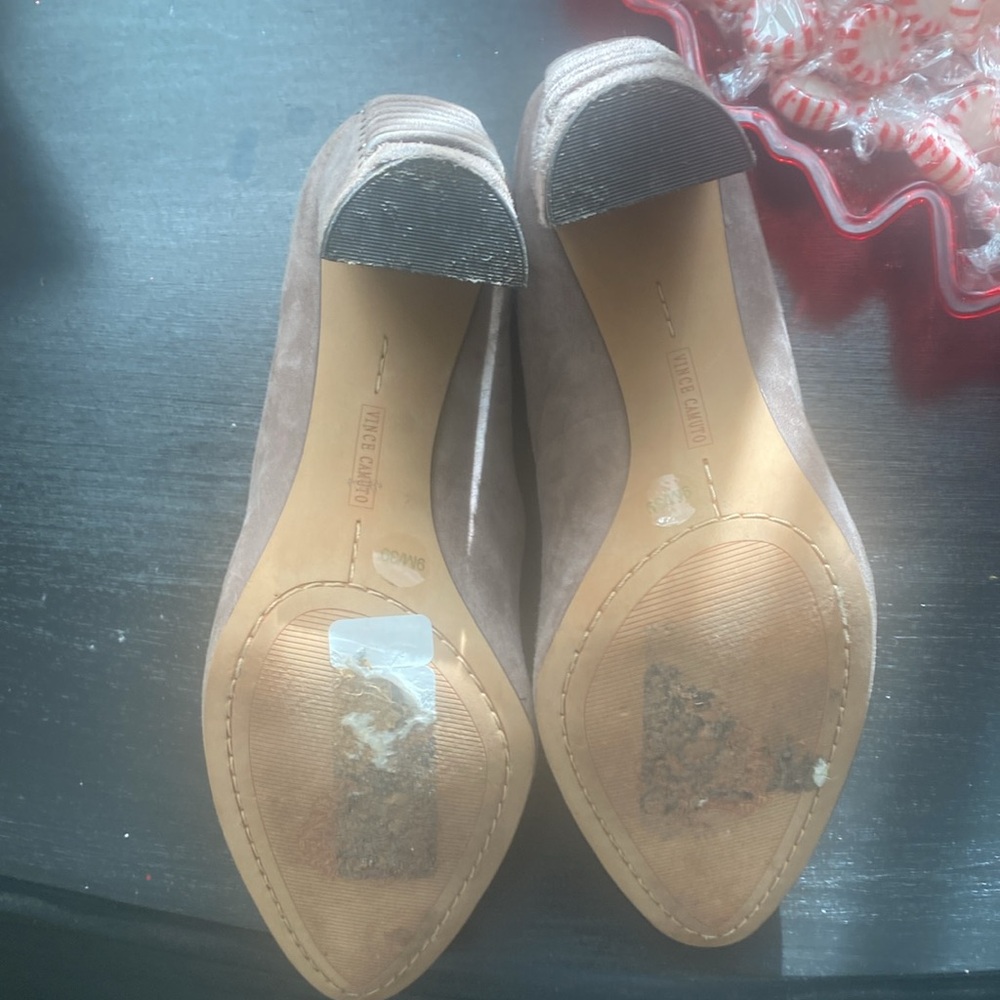 Vince Camuto Suede Sumps - Picture 3 of 4